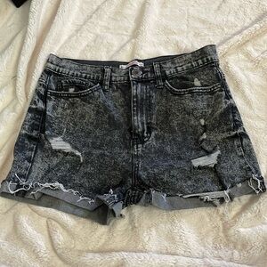 SO distressed mom short